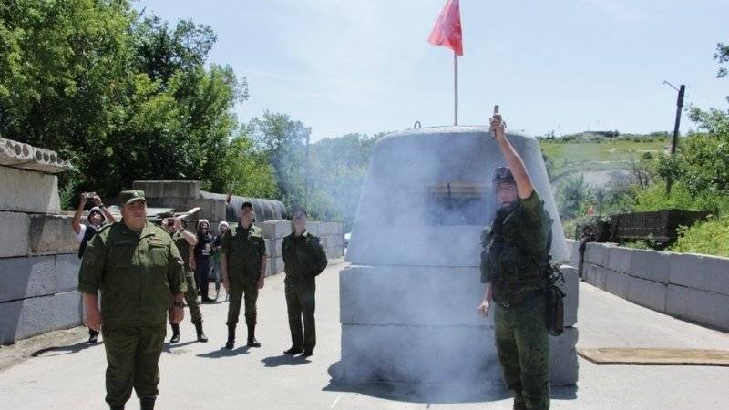 Украинские власти посетят Донбасс накануне разведения войск