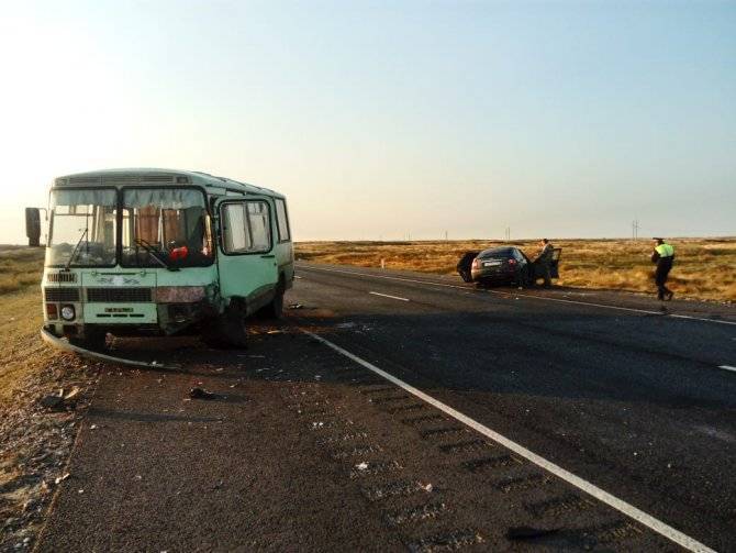 Три человека пострадали в ДТП с автобусом Астраханской области