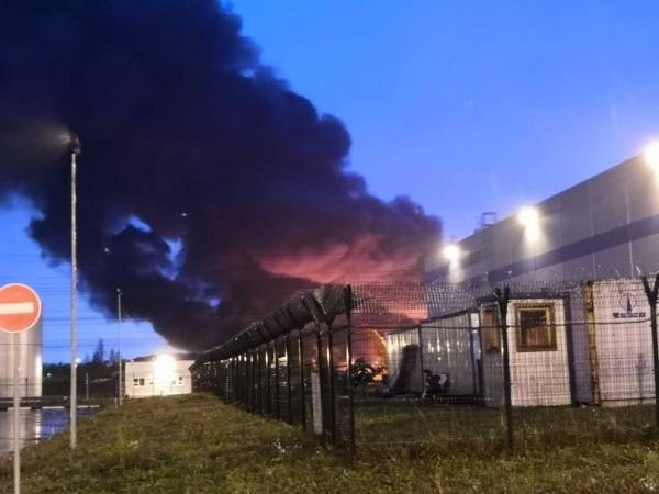 Четыре человека погибли из-за пожара частного дома в Тольятти