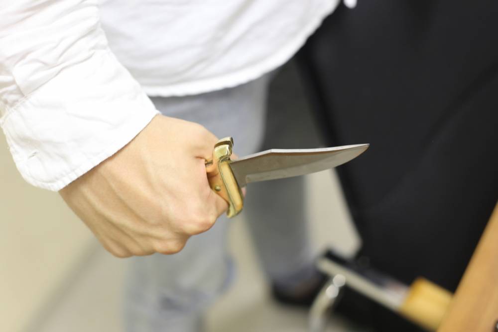 33-летний мужчина ударил ножом девятиклассника на Ленинском проспекте Петербурга