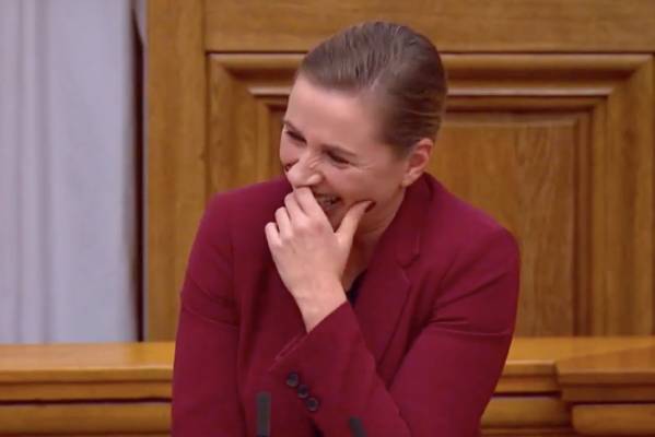 Доклад премьера Дании вызвал смех в парламенте