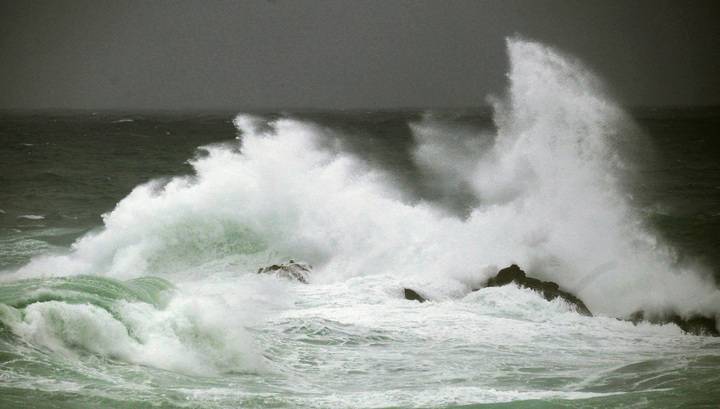 На Северных Курилах объявлено штормовое предупреждение из-за урагана