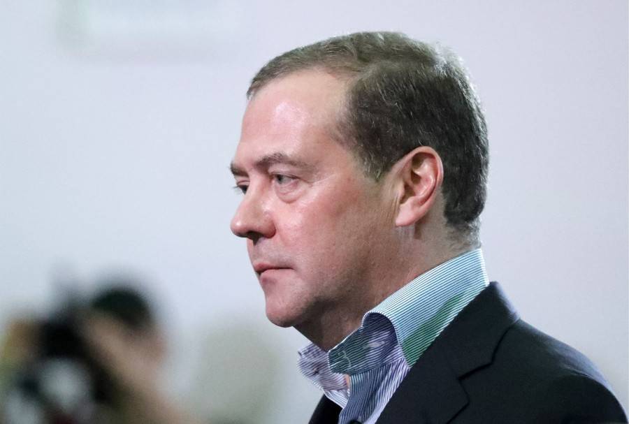 Медведев оценил идею вернуть на Кубу военный контингент
