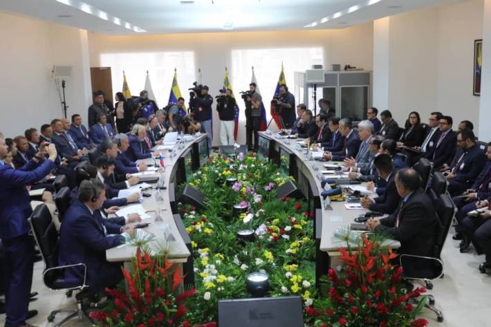 Мадуро&nbsp;объявил о продлении контрактов о военно-техническом сотрудничестве с Россией