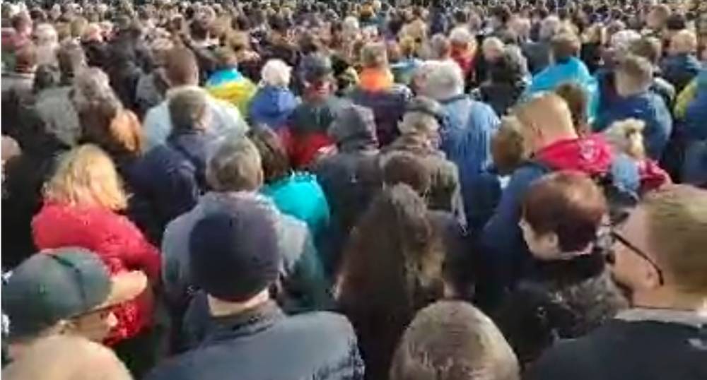 На Майдане начался митинг "желтых повязок" против формулы Штайнмайера