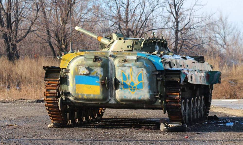 Украинская БМП открыла огонь по детсаду в ДНР