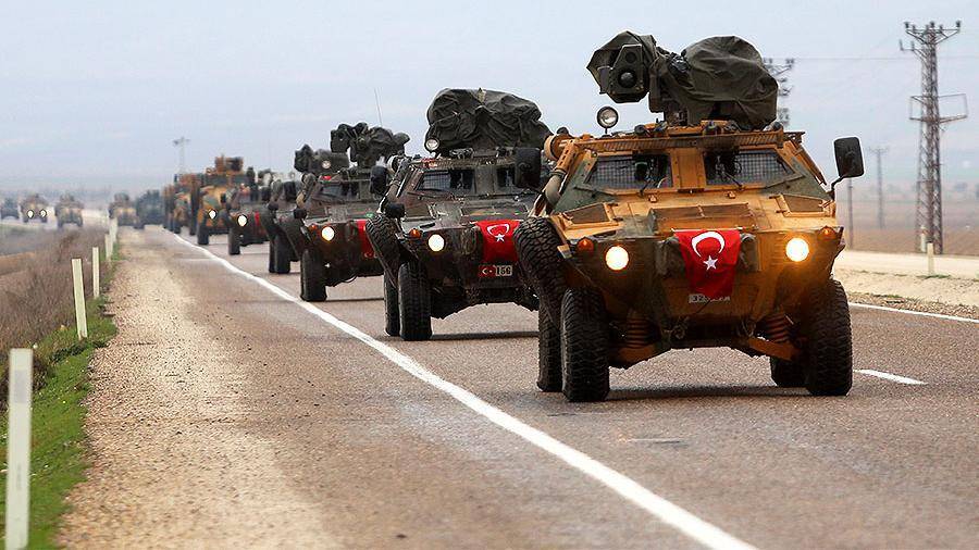 Турция начала стягивать дополнительные войска и технику к границе с Сирией