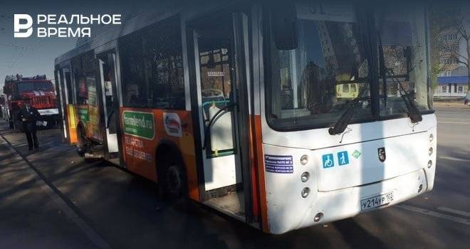 В автобусе в Уфе произошел взрыв в моторном отсеке, пострадали трое