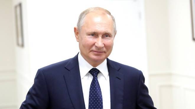 Путин насладился осенней тайгой в Сибири накануне дня рождения