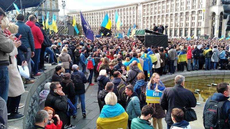 Вече против «формулы Штайнмайера» проходит в более 20 городах Украины