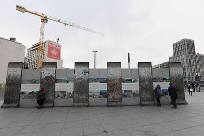 Падение Берлинской стены назвали символом «унижения» русских