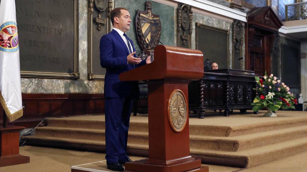 Медведев оценил политику США в Латинской Америке