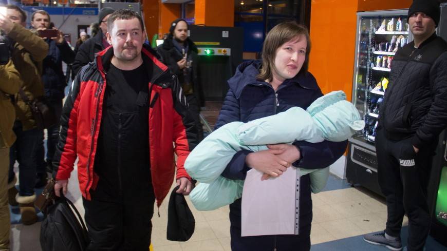 Ваня Фокин, спасенный из-под завалов в Магнитогорске, сделал первые шаги