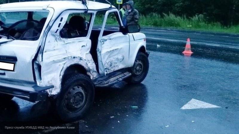 Авария под Самарой с участием двух грузовиков и "Нивы" унесла жизни трех человек