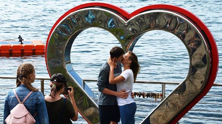 Крымский сексолог рассказал, почему любовь живет три года