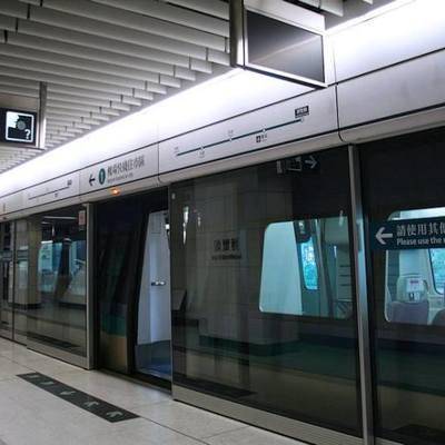 Закрытое накануне метро Гонконга частично возобновило работу