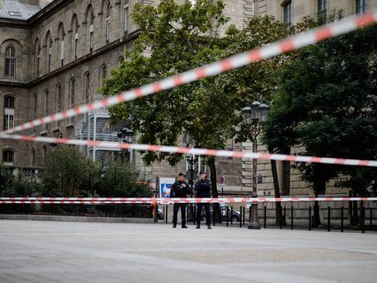 Убийство полицейских коллегой в центре Парижа: появилась «исламистская версия»