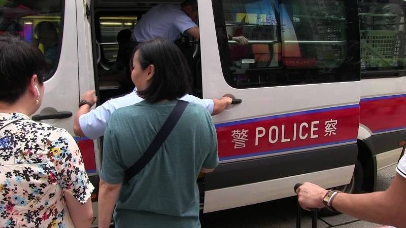 Полиция применила слезоточивый газ для разгона протестующих в Гонконге