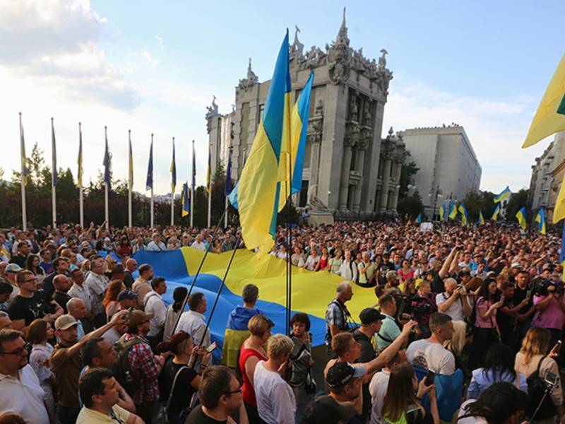 В Киеве обозначили «красные линии» закона о статусе Донбасса