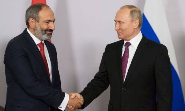 Пашинян поздравил Путина с днём рождения, отметив союзнические отношения