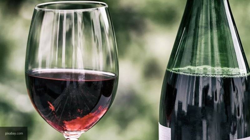 Ученые установили, что употребление красного вина полезно для женского организма