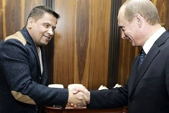 Расторгуев рассказал, как пытался вручить Путину $100