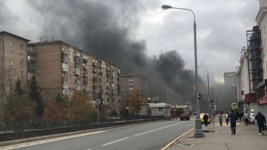 Автобус с пассажирами загорелся в тоннеле на северо-западе Москвы