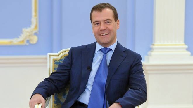 Медведев поздравил Путина с 67-летием