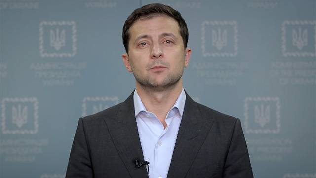 Зеленский поручил упростить режим перемещения товаров в Донбассе
