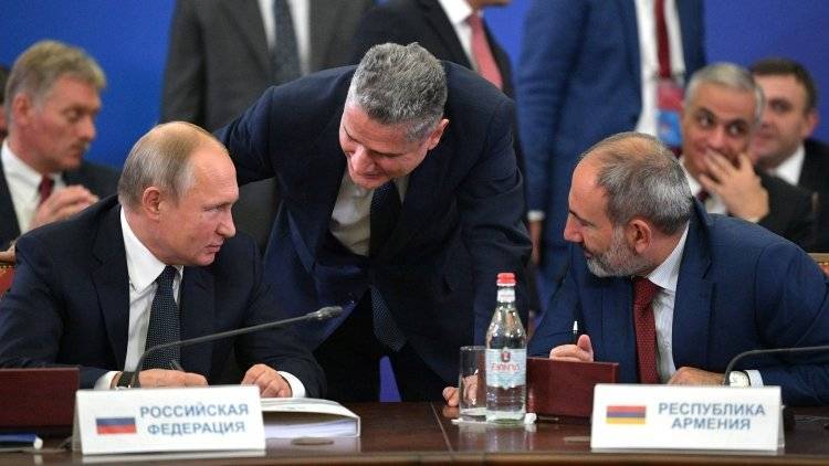 Пашинян назвал продуктивными переговоры с Путиным на саммите ЕАЭС