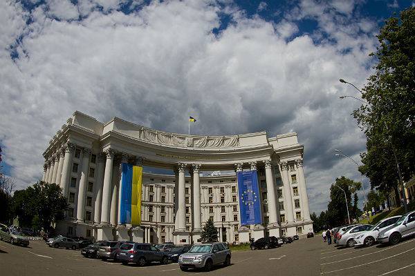 Украина отложила начало отвода войск из Донбасса