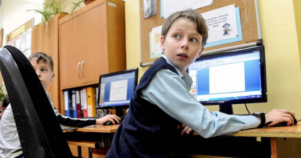 Российские ученые нашли “золотую середину” пребывания детей в интернете