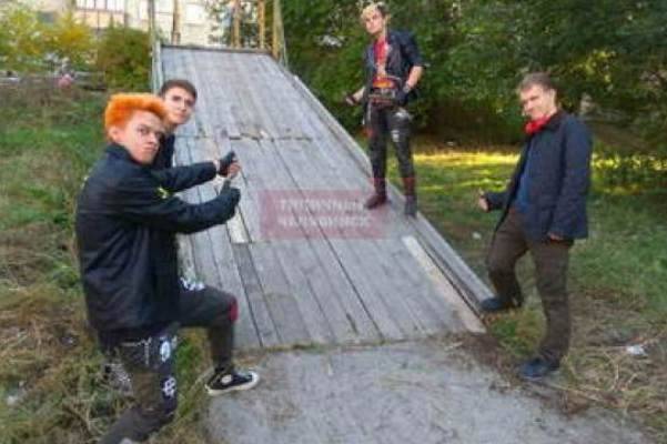 Власти Челябинска проверят горку, которую починили панки