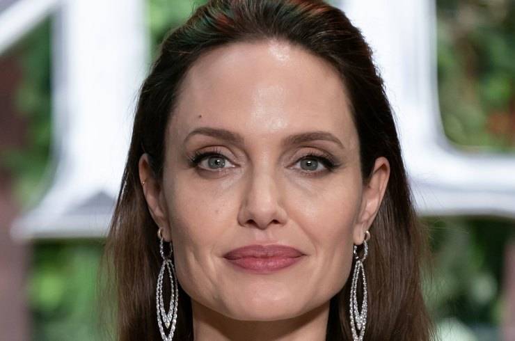 Анджелина Джоли призналась, как ей удалось спастись после развода с Питтом