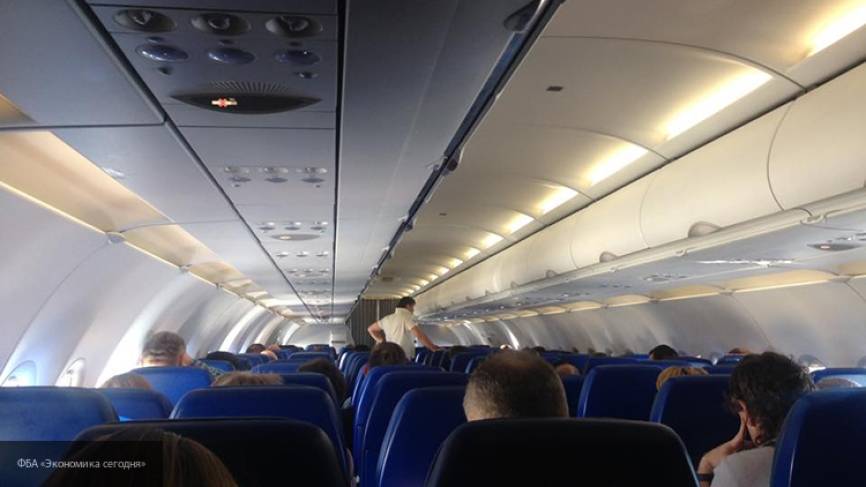 Смерть пассажира стала причиной экстренной посадки самолета в Воронеже
