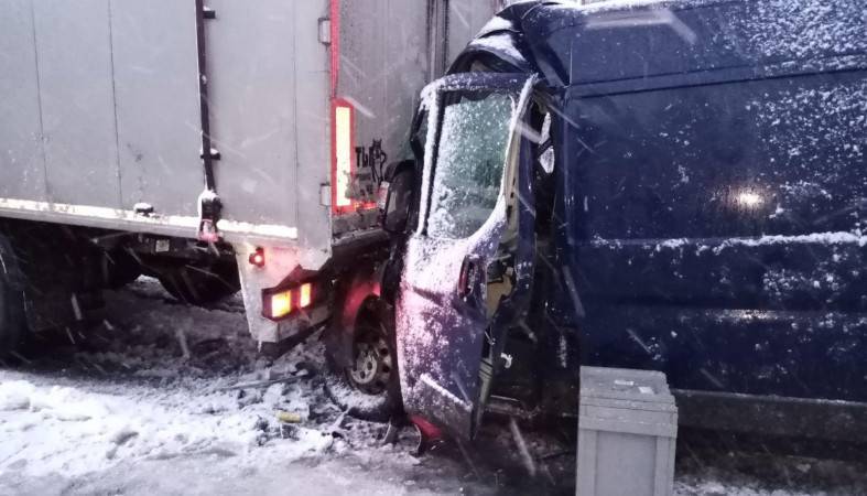 Двое пострадали в Медвежьегорском районе из-за сильного снегопада