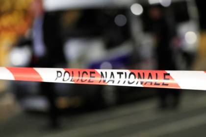 Полицейский напал на участок в Париже и убил коллегу