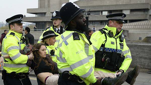 Экоактивисты блокируют центр Лондона, задержаны 135 человек