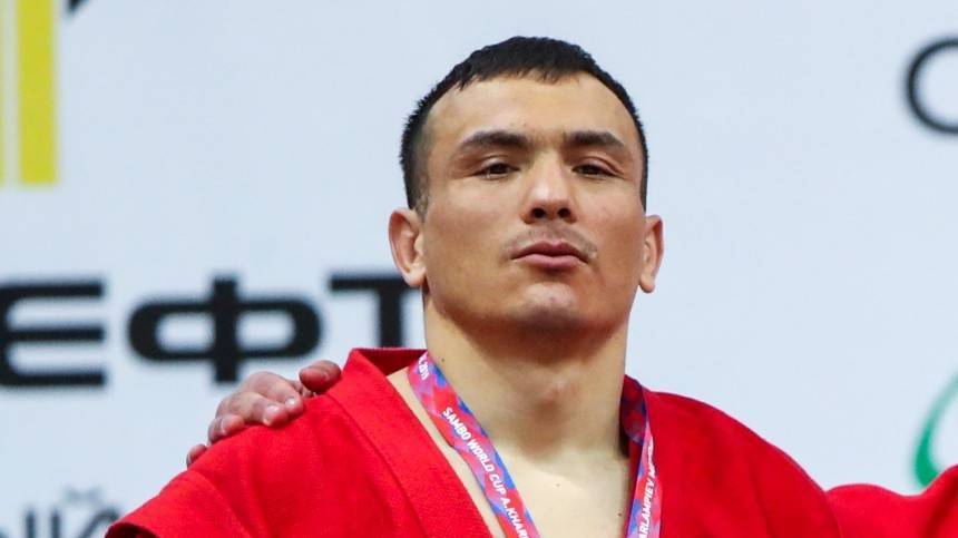 Боец ММА из Узбекистана скончался после поединка на турнире в Чечне
