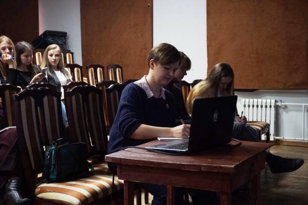 «Мы создаем историю театра»: сыктывкарским журналистам рассказали, как писать о спектаклях в эпоху соцсетей