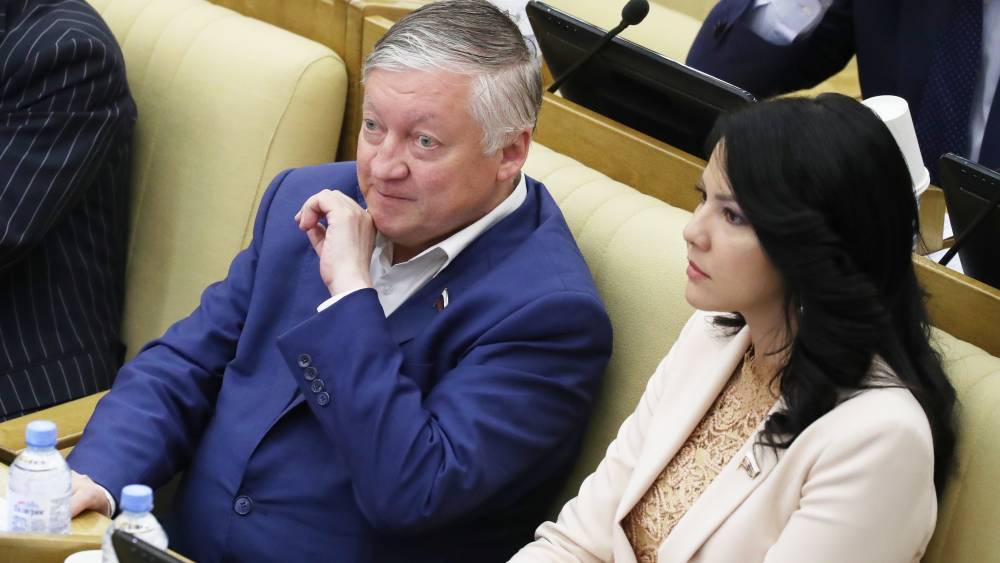 Песков назвал неприемлемым задержание депутата Юмашевой в США
