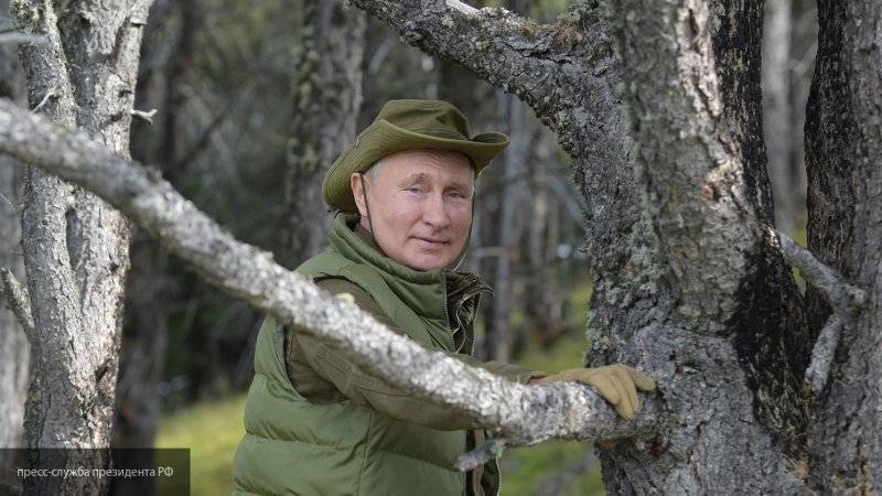 Глава Тувы прокомментировал прогулку Путина в тайге