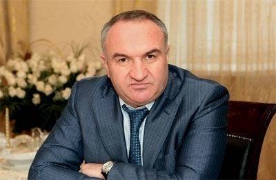 Отца сенатора Арашукова уволили из «Газпром межрегионгаза» за прогул