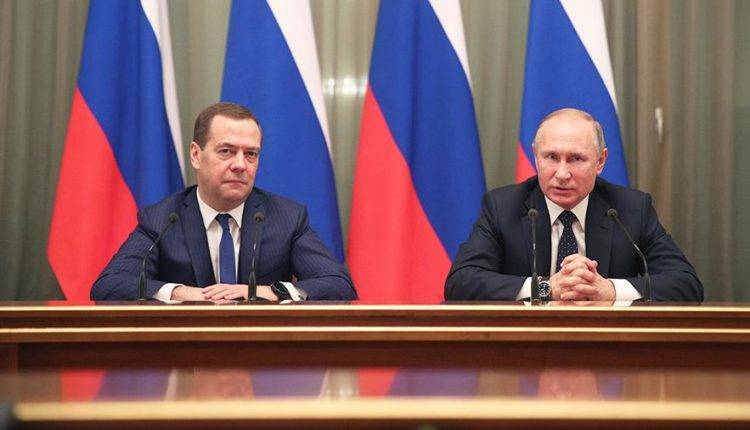 Путин увеличил зарплату президента России и премьера
