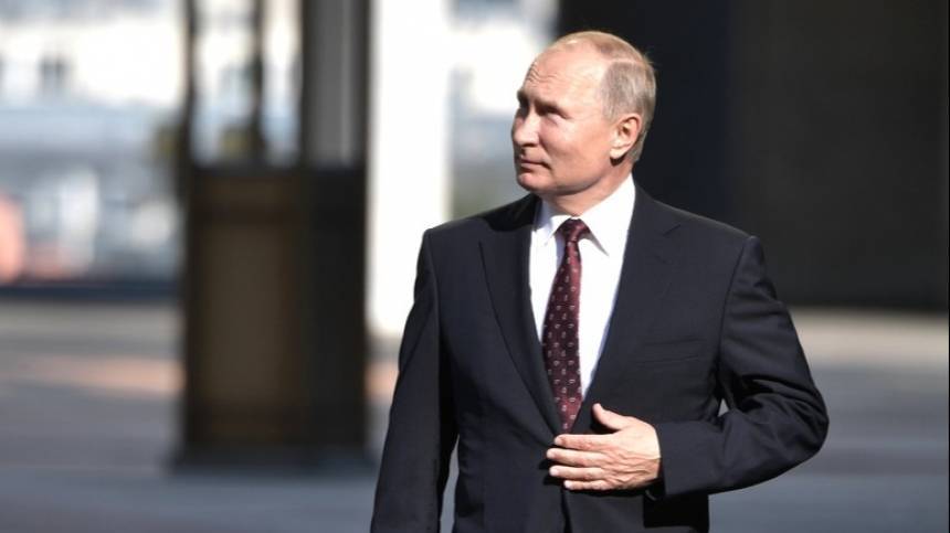 «Гроссмейстер глобальной политики»: Путин принимает поздравления с днем рождения