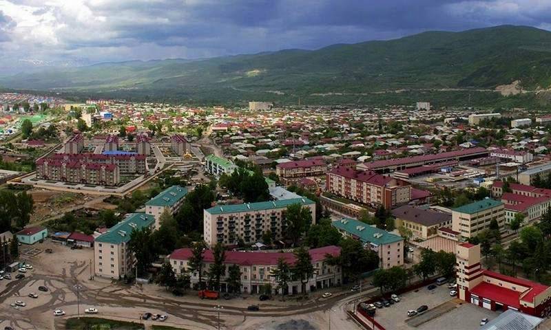 Власти Южной Осетии подарили Путину на день рождения улицу в центре Цхинвала