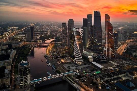 Названы российские города с самыми высокими зарплатами