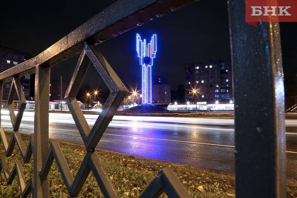 Подсветку стелы в Сыктывкаре закоротило через две недели