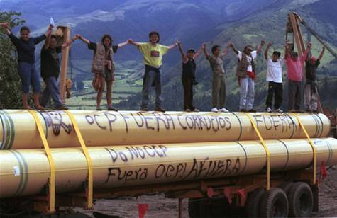 Из-за отмены субсидий на бензин в Эквадоре блокируют добычу нефти