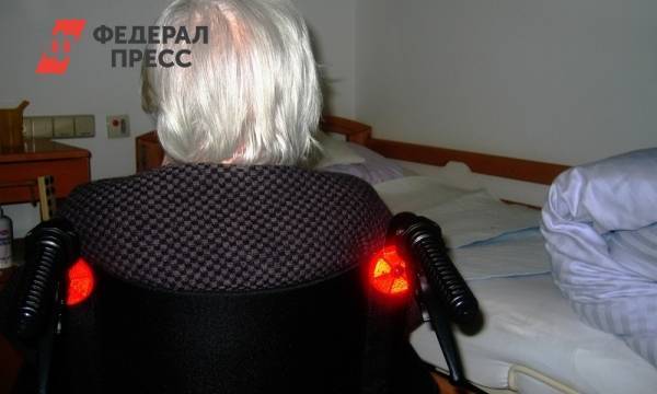 Бес в ребро. Тюменская пенсионерка сломала руку соседке, столкнув ее с лестницы